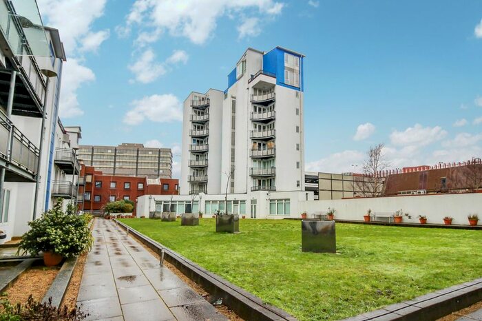 2 Bedroom Flat To Rent In Gordon Gardens, Town Centre, Swindon, SN1