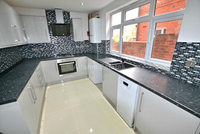6 Bedroom Terraced House To Rent In Grange Ave, Reading, RG6