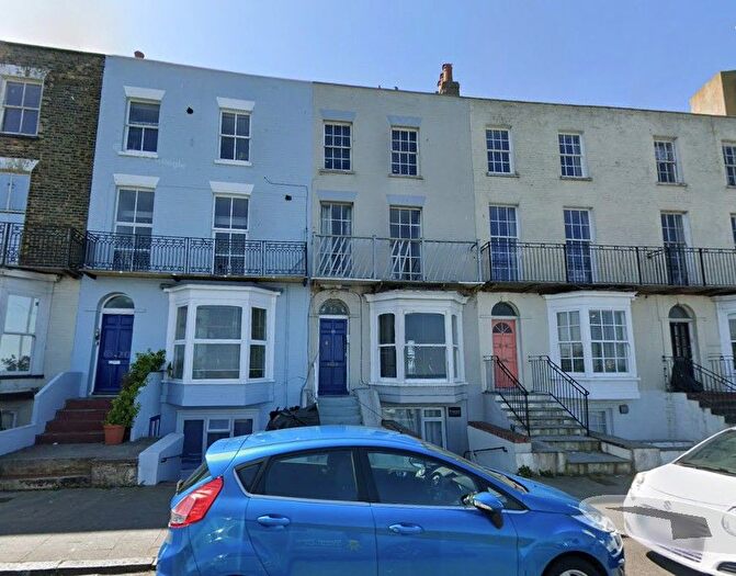 1 Bedroom Flat To Rent In Fort Crescent, Margate, CT9