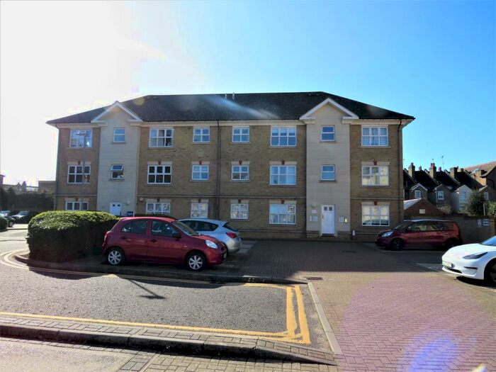 1 Bedroom Apartment To Rent In Stapleford Close, Chelmsford, CM2