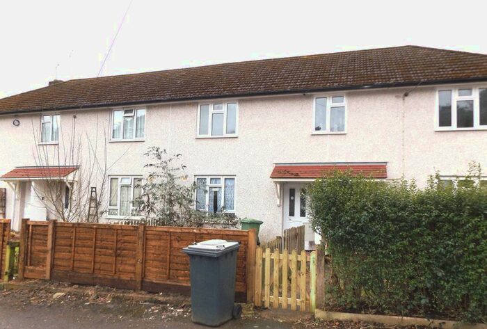 2 Bedroom Flat To Rent In Savile Crescent, Bordon GU35