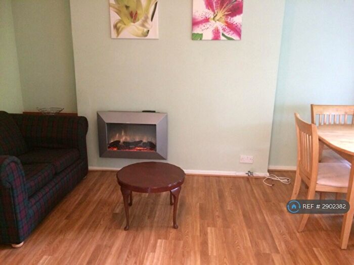 2 Bedroom Bungalow To Rent In Holyrood Close, Cambridge, CB4