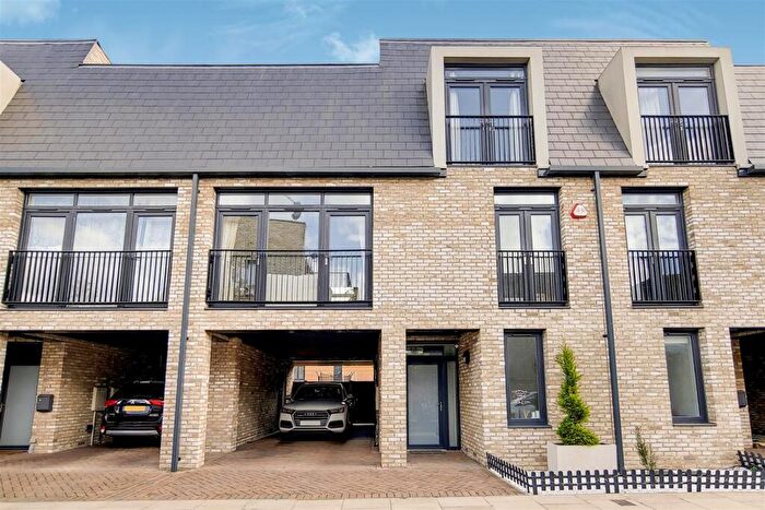 4 Bedroom Terraced House To Rent In Dragons Way, Barnet, EN5