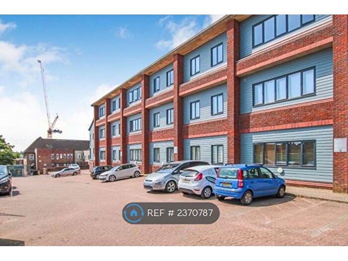 1 Bedroom Flat To Rent In Phoenix House, East Grinstead, RH19