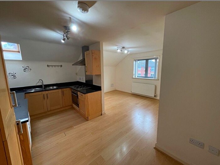 2 Bedroom Flat To Rent In Highland Court, Scotland Road, Basford, Nottingham, NG5
