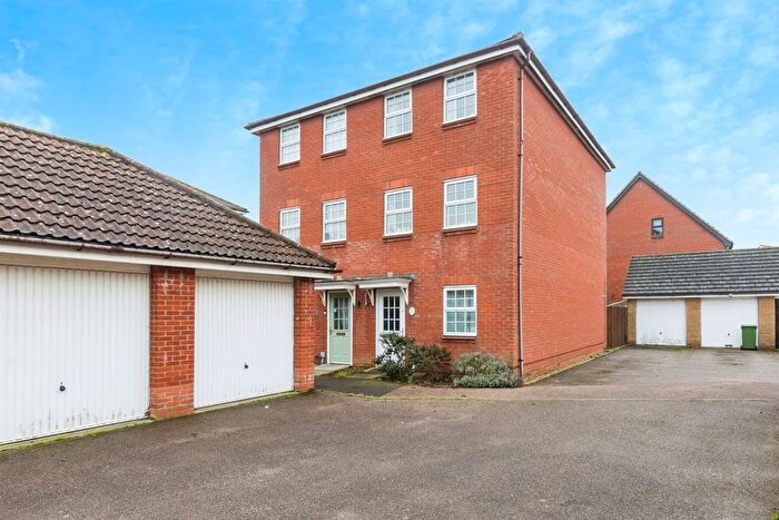 4 Bedroom Semi Detached House For Sale In Dorley Dale, Carlton Colville, Lowestoft, NR33