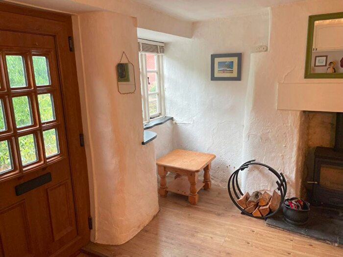 2 Bedroom Cottage For Sale In Milbury Lane, Exminster, Exeter, EX6