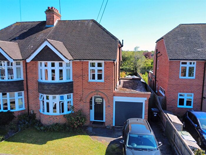3 Bedroom Property For Sale In Rectory Close, Newbury, RG14