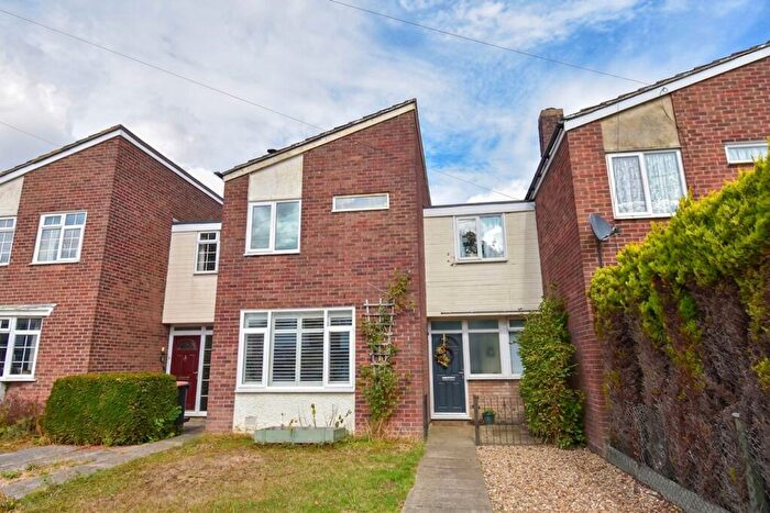 3 Bedroom Terraced House For Sale In The Close, Thurleigh, MK44