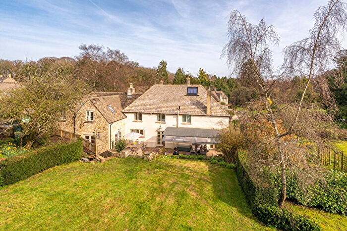 4 Bedroom End Of Terrace House For Sale In The Park, Kingscote, GL8