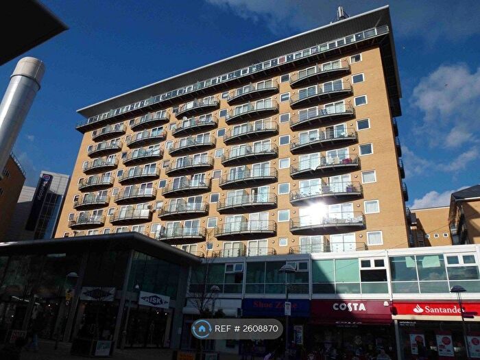 1 Bedroom Flat To Rent In Hamlyn House, Feltham, TW13