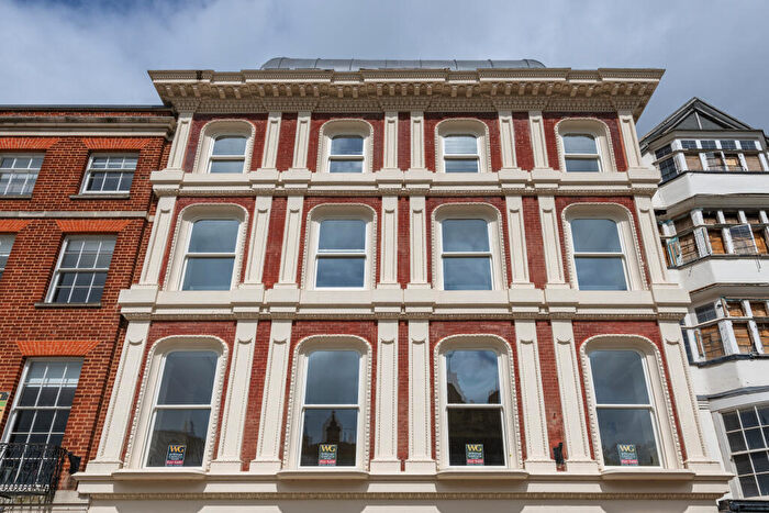 2 Bedroom Apartment To Rent In Cathedral Yard, Exeter, EX1