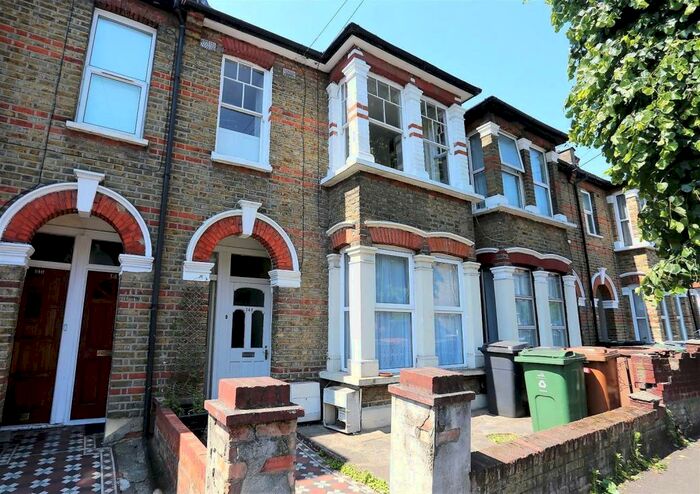 2 Bedroom Flat To Rent In Francis Road, Leyton, London, E10