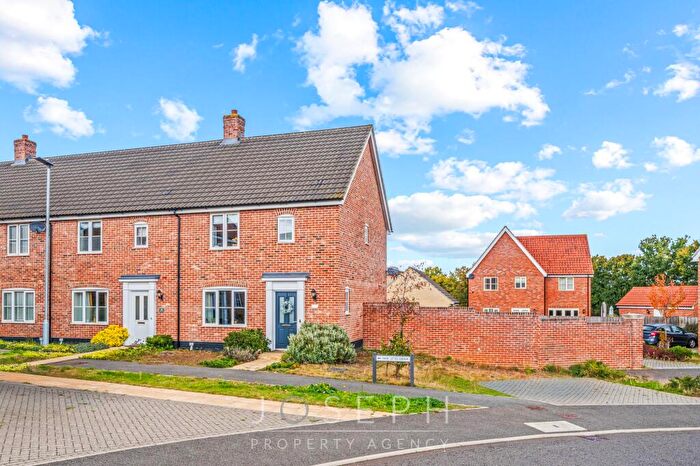 3 Bedroom End Of Terrace House For Sale In Thacker Close, Bramford, IP8