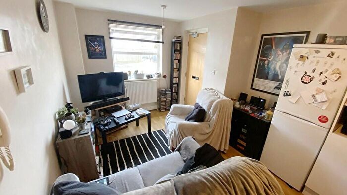 1 Bedroom Apartment For Sale In Manor Park Avenue, Portsmouth, Hampshire, PO3