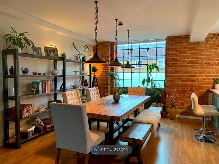 2 Bedroom Flat To Rent In Blue Anchor Lane, London SE16