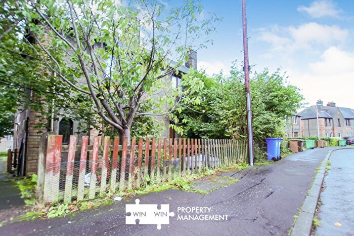 2 Bedroom Flat To Rent In Haig Crescent, Dunfermline, KY12