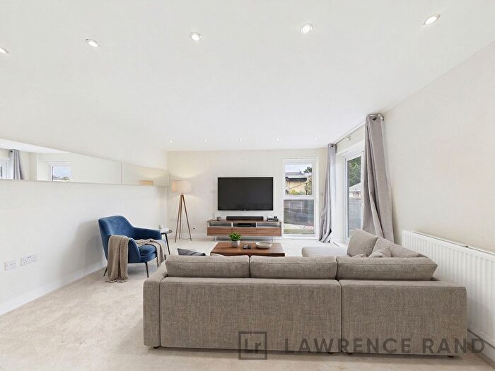 2 Bedroom Flat To Rent In Observer Drive, Mayfair Court Observer Drive, WD18