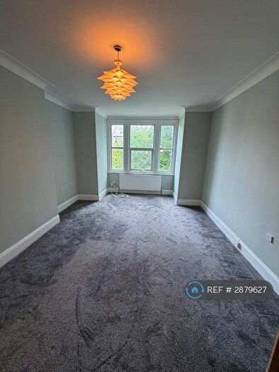 2 Bedroom Flat To Rent In Thurlow Park Road, London, SE21