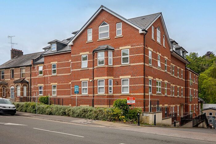 2 Bedroom Property For Sale In Croydon Road, Caterham, CR3