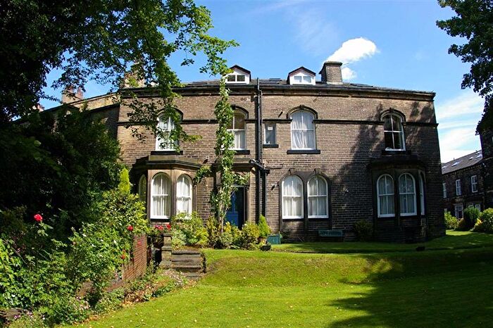 11 Bedroom Flat For Sale In Balmoral Place, Halifax, HX1