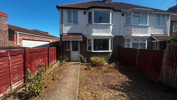 3 Bedroom Semi Detached House To Rent In Hounslow, Middlesex, TW4