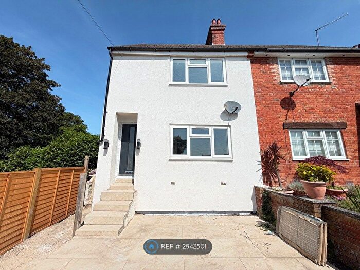 3 Bedroom Semi-Detached House To Rent In Windmill Road, Aldershot, GU12