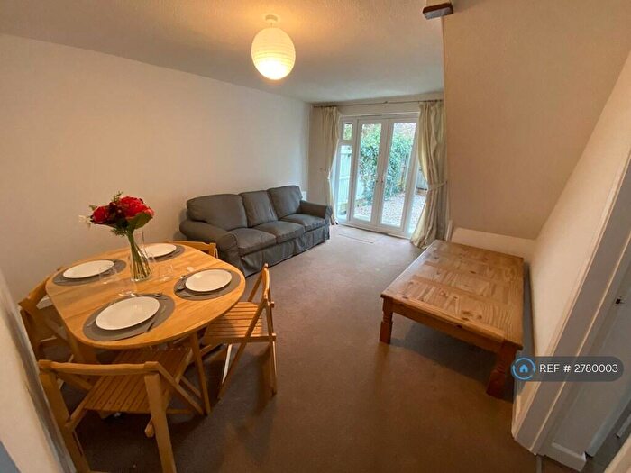 5 Bedroom End Of Terrace House To Rent In Jedburgh Close, Cambridge, CB4