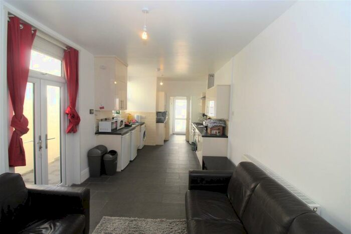 5 Bedroom House To Rent In Llanishen Street, Heath, Cardiff, CF14