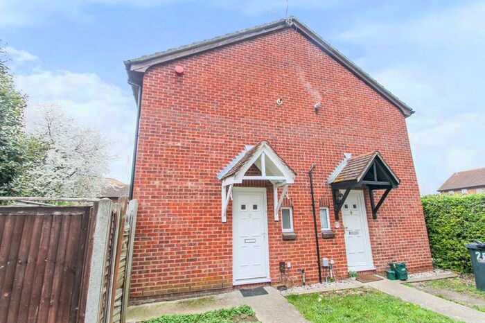 1 Bedroom Terraced House To Rent In Concord Close, Northolt, UB5