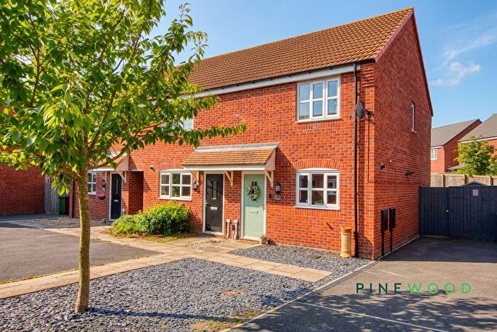 2 Bedroom Semi-Detached House For Sale In Foxglove Close, Bolsover, S44