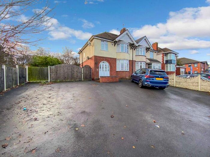 3 Bedroom Semi-Detached House To Rent In Birmingham Road, Dudley, DY1