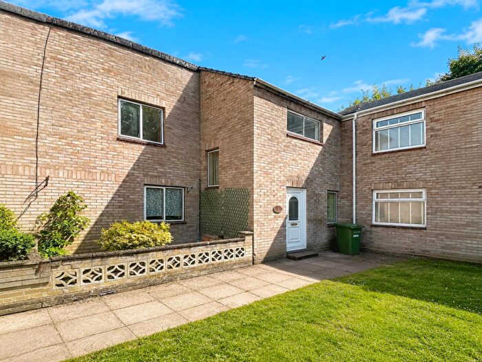 3 Bedroom Semi-Detached House To Rent In St Johns Way, Thetford, IP24