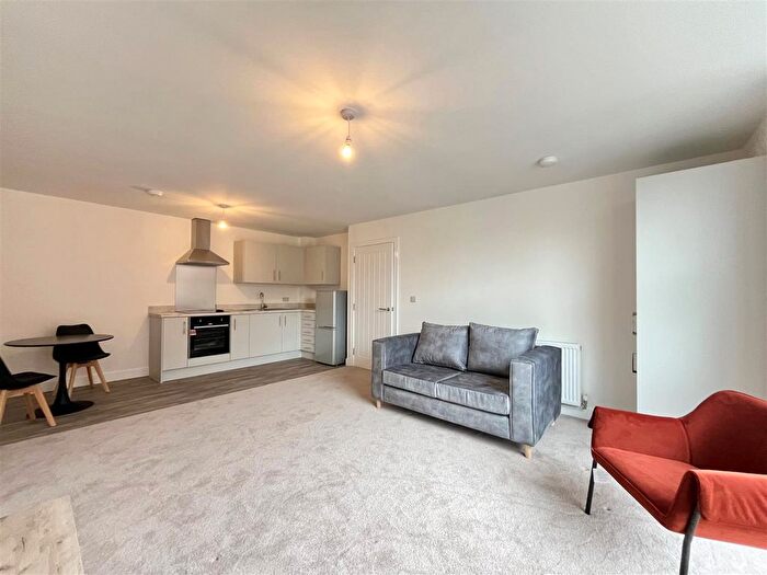 1 Bedroom Flat To Rent In Chadwick Court, Woodlands Village, Wakefield, WF2