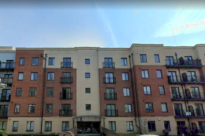 2 Bedroom Apartment To Rent In Squires Court, Bedminster, BS3