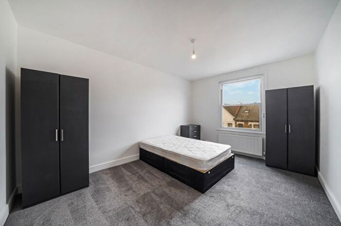 3 Bedroom Flat To Rent In Turnpike Lane, Hornsey, N8