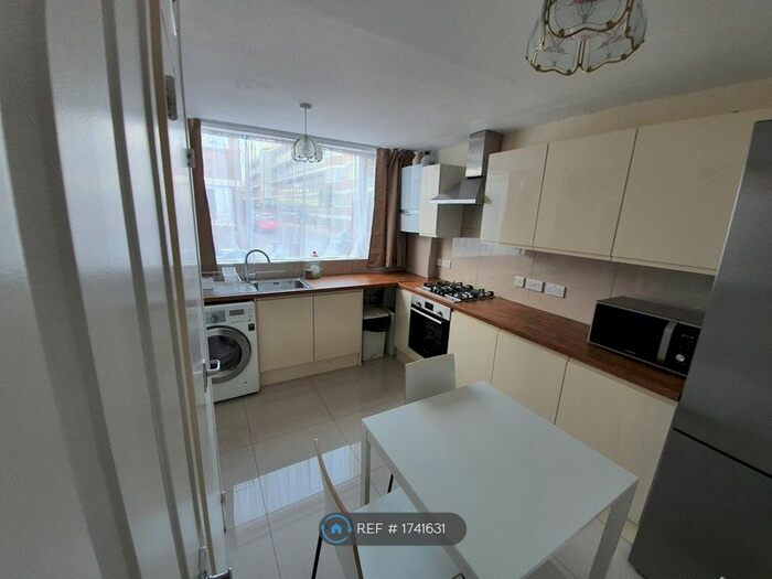 4 Bedroom Semi-Detached House To Rent In Cottingham Road, London, SW8