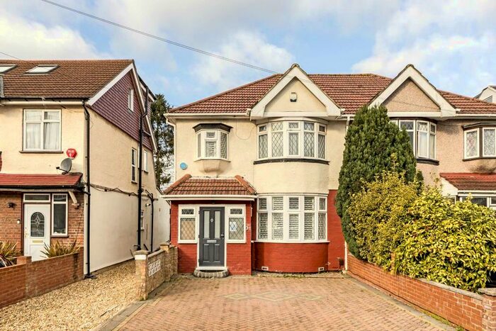 3 Bedroom Property To Rent In Ellerdine Road, Hounslow, TW3