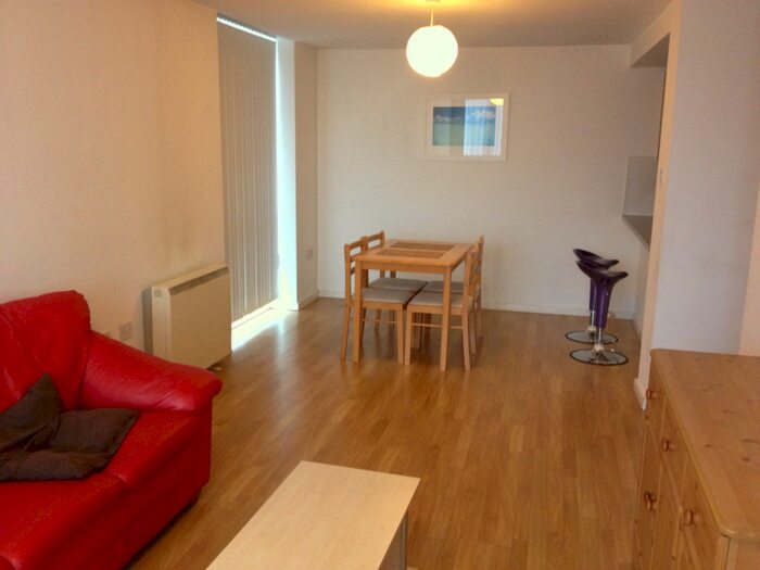 2 Bedroom Apartment To Rent In View Conway Street, L5
