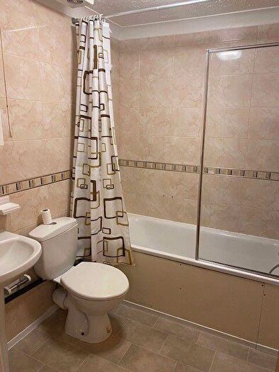 1 Bedroom Apartment For Sale In Cameron Square, Mitcham, Surrey, CR4