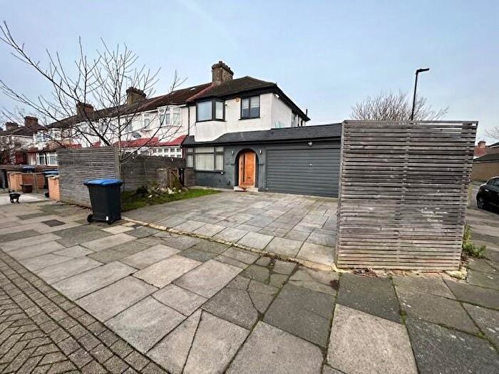 3 Bedroom House To Rent In Leyburn Road, Edmonton, N18