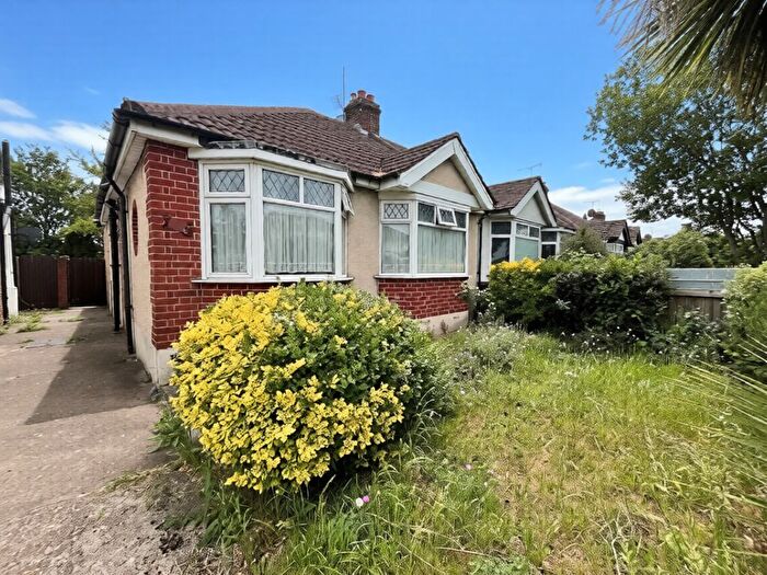 3 Bedroom Semi Detached Bungalow For Sale In Greenford Road, Greenford, UB6
