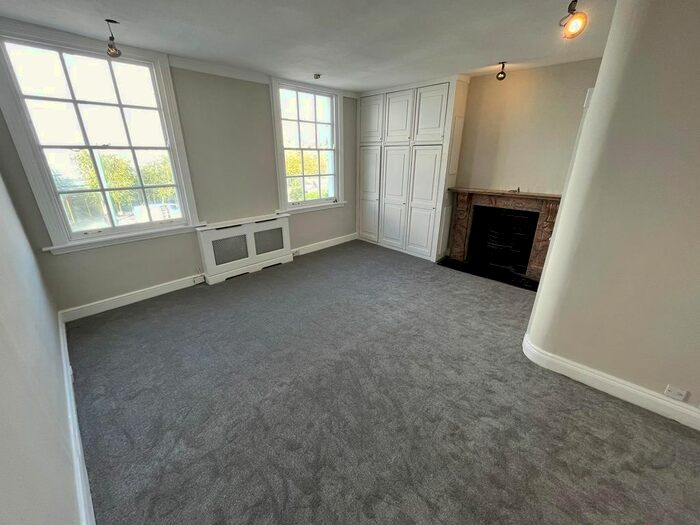 5 Bedroom Detached House To Rent In Stockwell Green, London, SW9