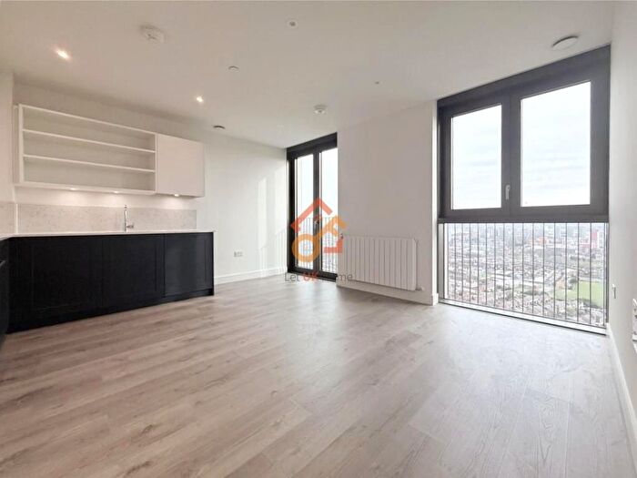 2 Bedroom Flat To Rent In Menara Point, Affinity View, London, E16