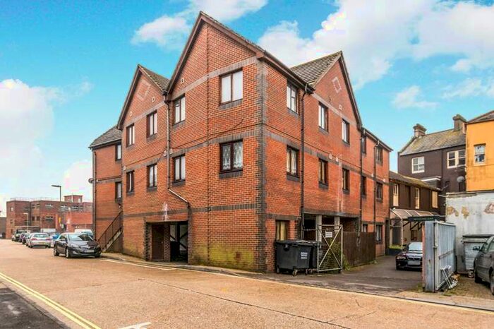 1 Bedroom Flat To Rent In Gosport Town Centre, PO12