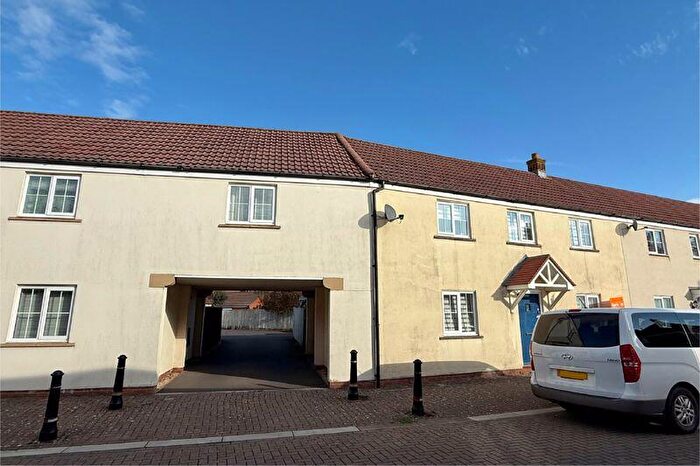 4 Bedroom Terraced House For Sale In The Badgers, St Georges - Great Value Bed, BS22