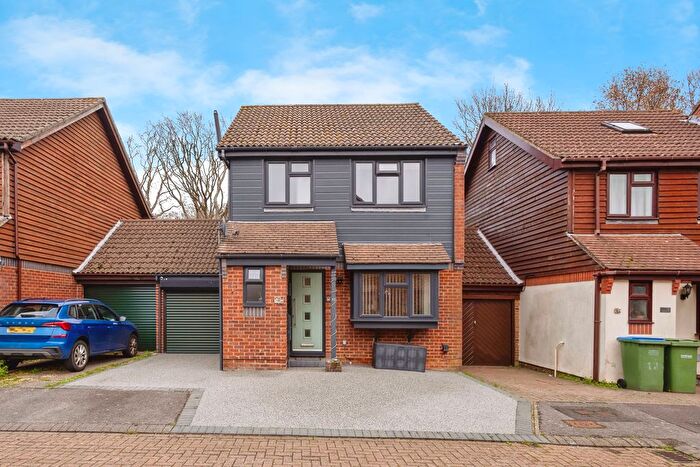 2 Bedroom Detached House For Sale In Whinchat Close, Fareham, PO15