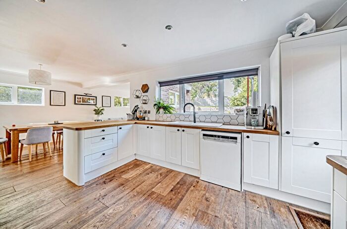 4 Bedroom Detached House For Sale In Bedhampton Hill, Havant, Hampshire, PO9