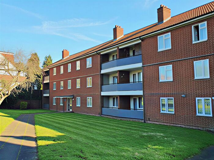 2 Bedroom Flat For Sale In Village Road, Enfield, EN1
