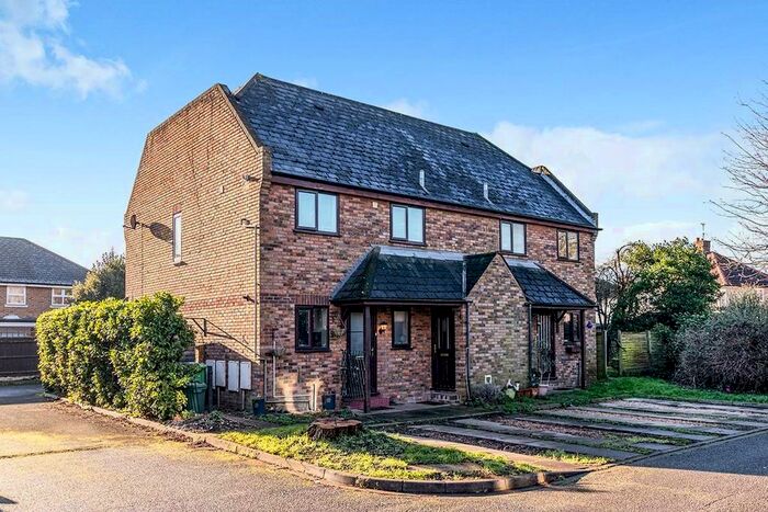 1 Bedroom Maisonette To Rent In Rectory Grove, Hampton TW12